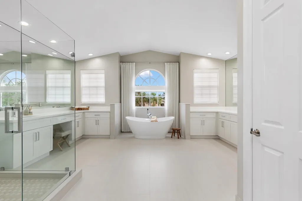 19132 Streamside Court Boca Raton FL 33498