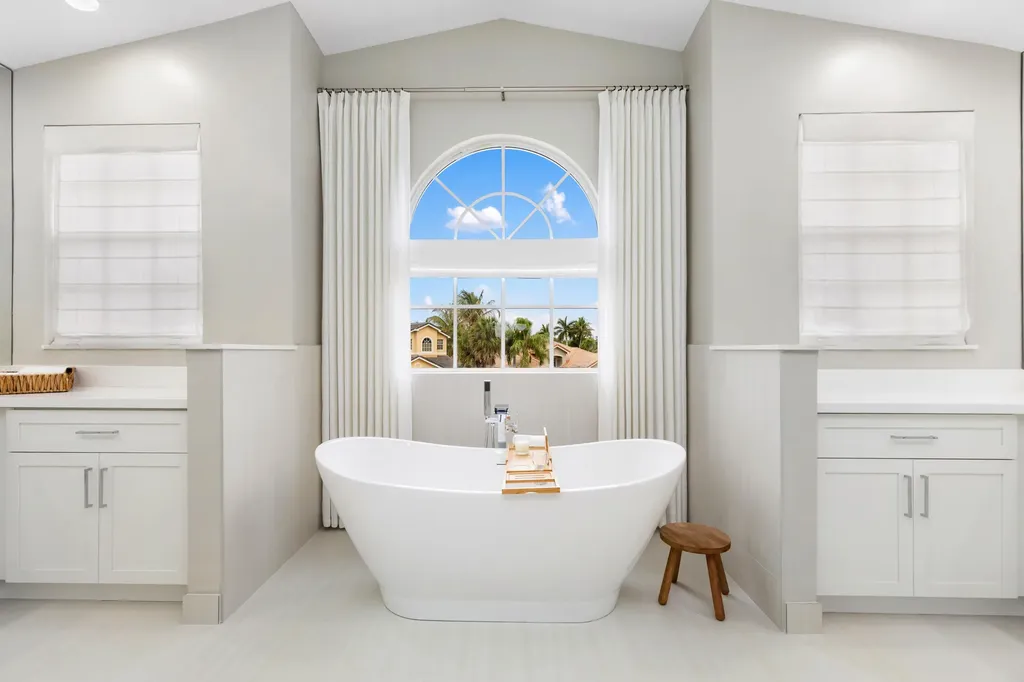 19132 Streamside Court Boca Raton FL 33498