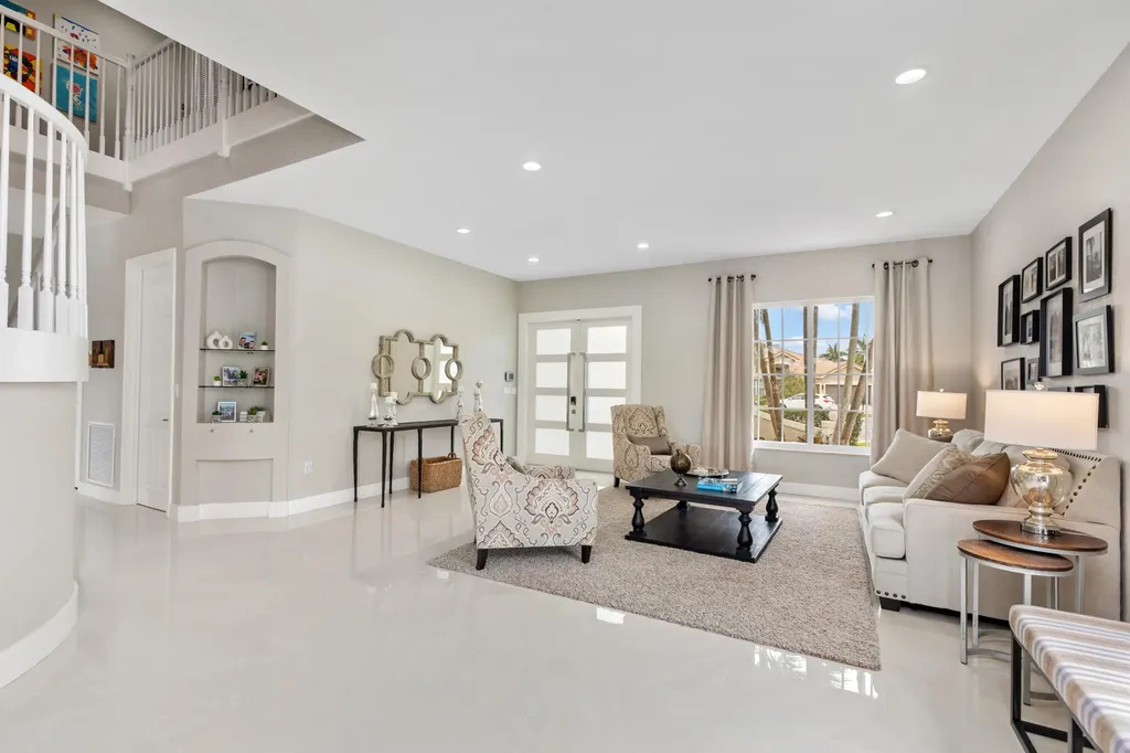 19132 Streamside Court Boca Raton FL 33498