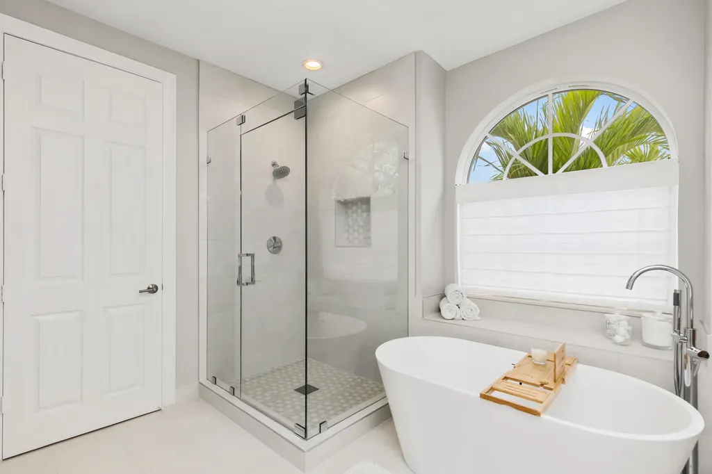 19132 Streamside Court Boca Raton FL 33498