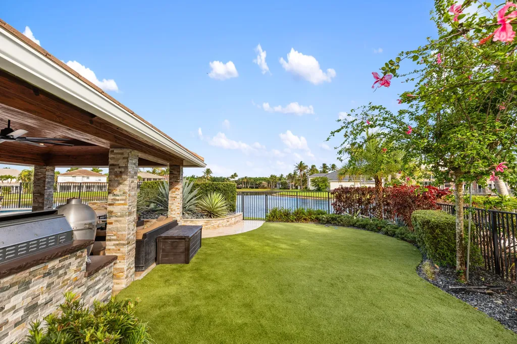 19132 Streamside Court Boca Raton FL 33498