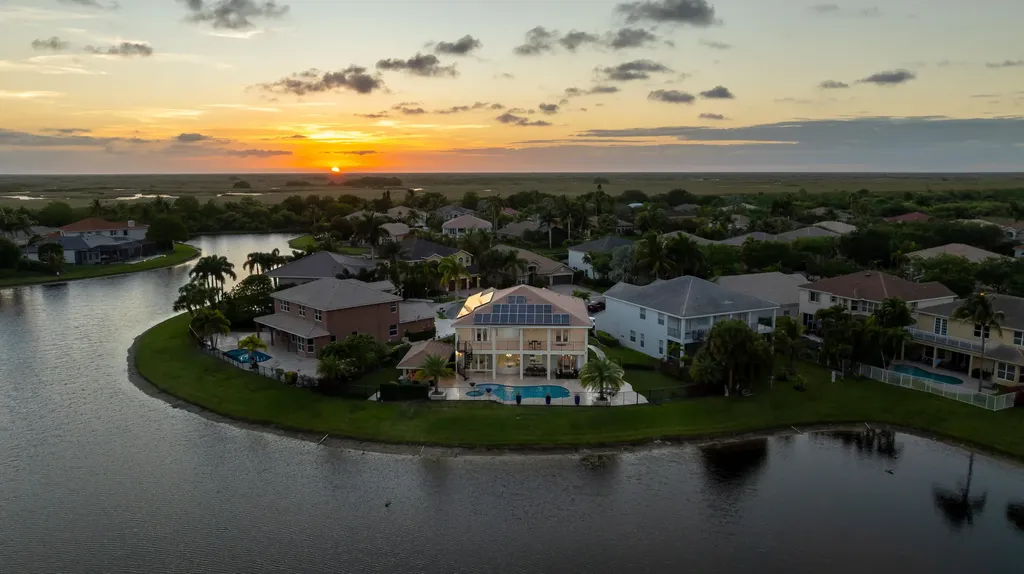19132 Streamside Court Boca Raton FL 33498