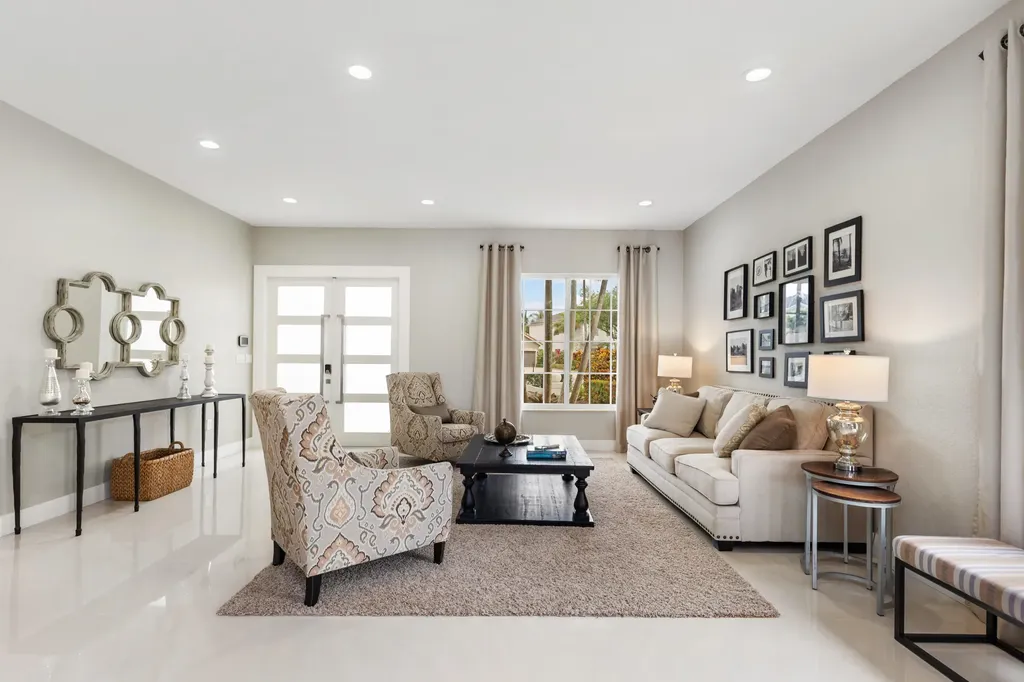 19132 Streamside Court Boca Raton FL 33498