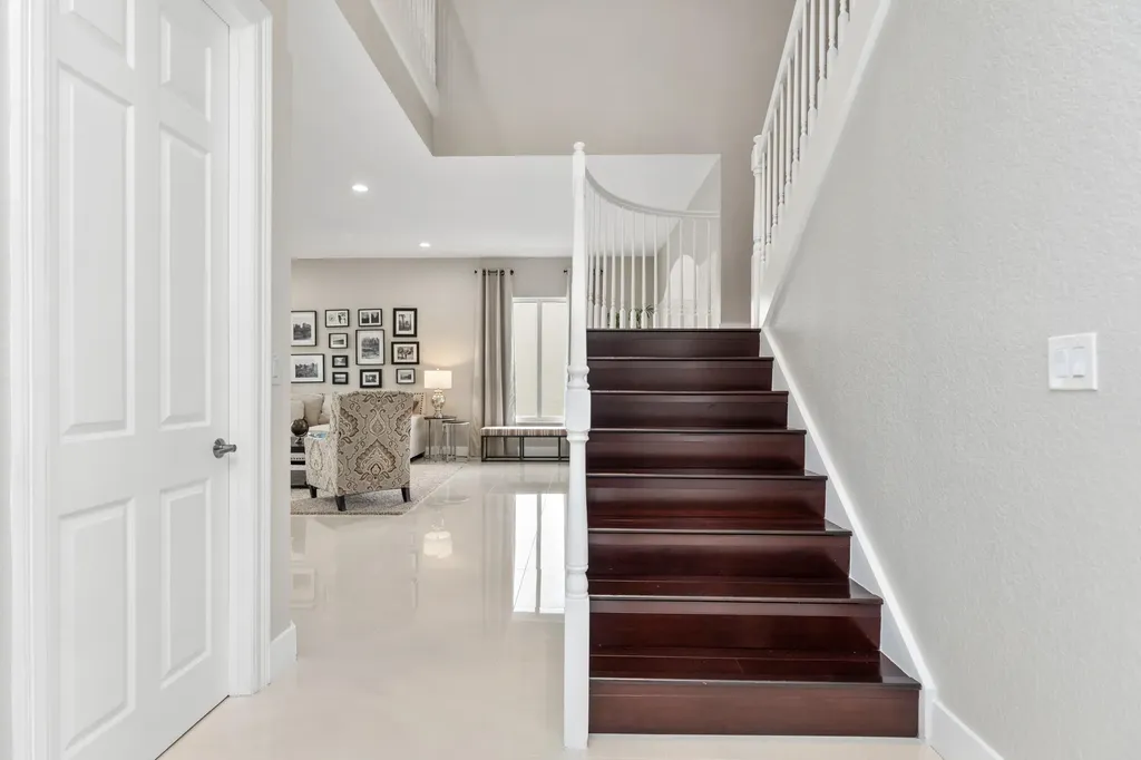 19132 Streamside Court Boca Raton FL 33498