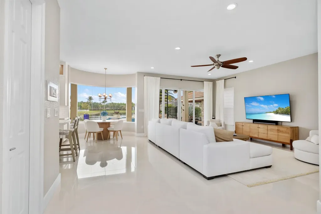 19132 Streamside Court Boca Raton FL 33498