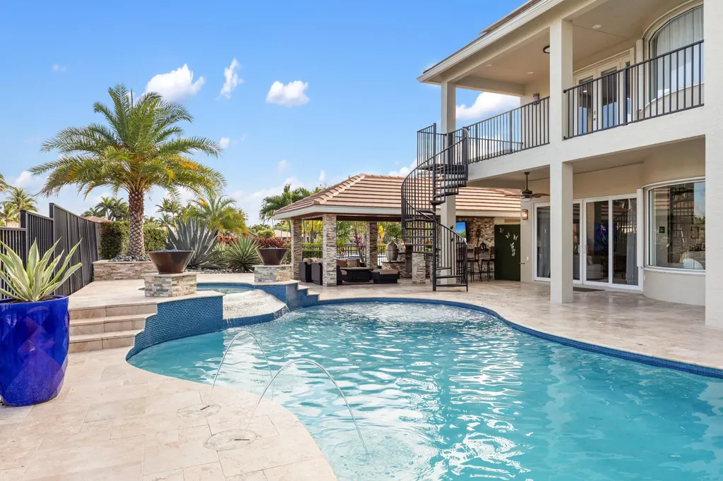 19132 Streamside Court Boca Raton FL 33498