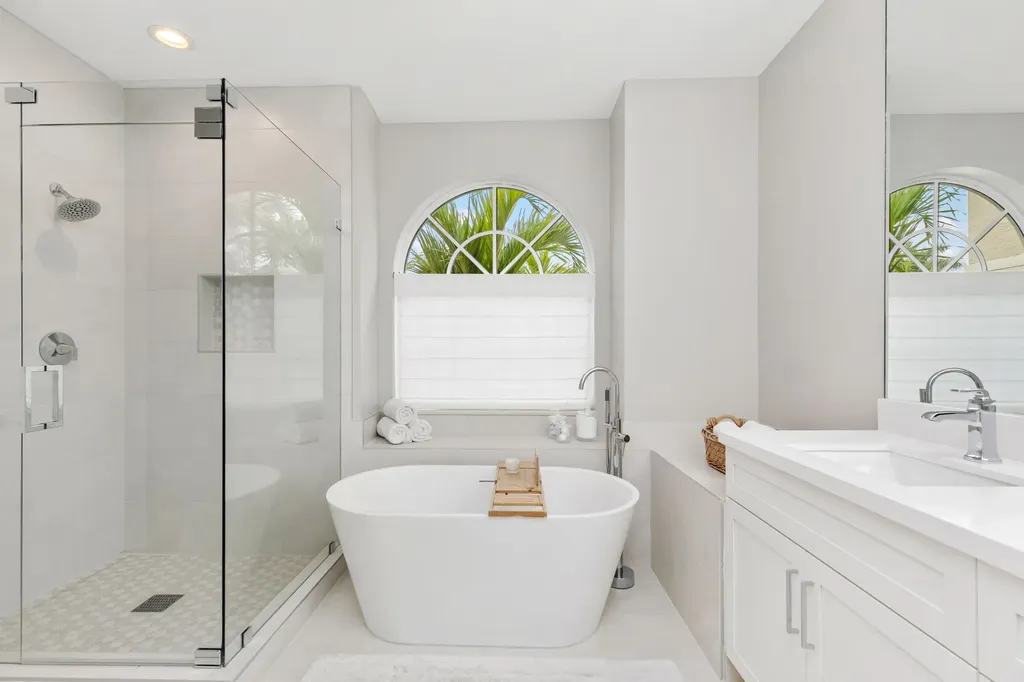 19132 Streamside Court Boca Raton FL 33498