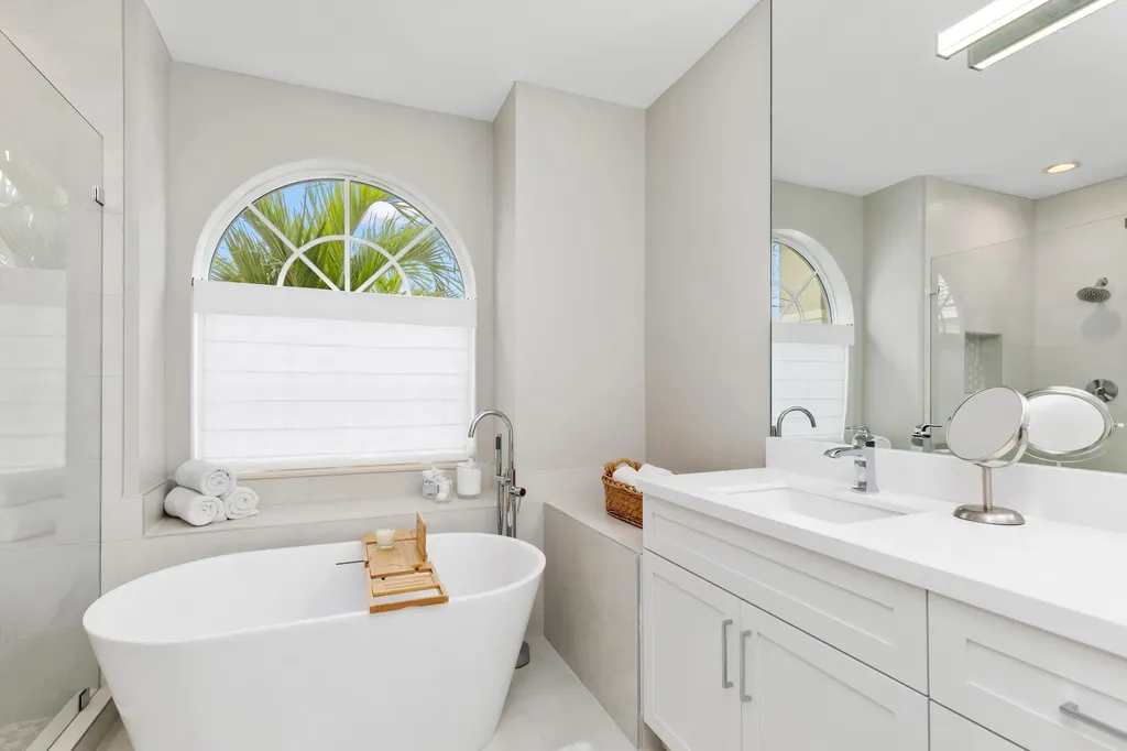 19132 Streamside Court Boca Raton FL 33498