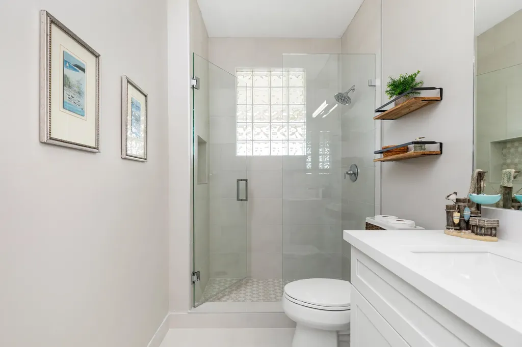 19132 Streamside Court Boca Raton FL 33498