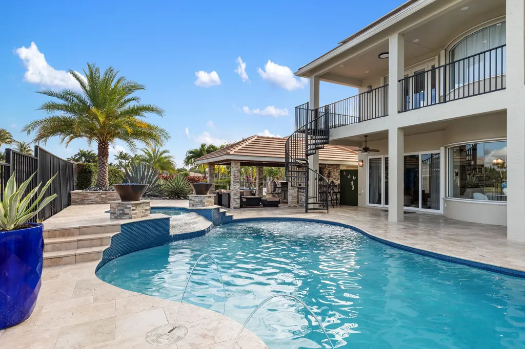 19132 Streamside Court Boca Raton FL 33498
