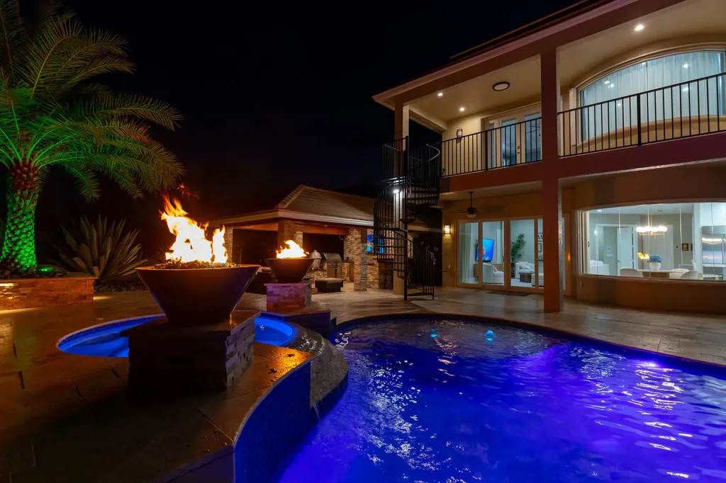19132 Streamside Court Boca Raton FL 33498