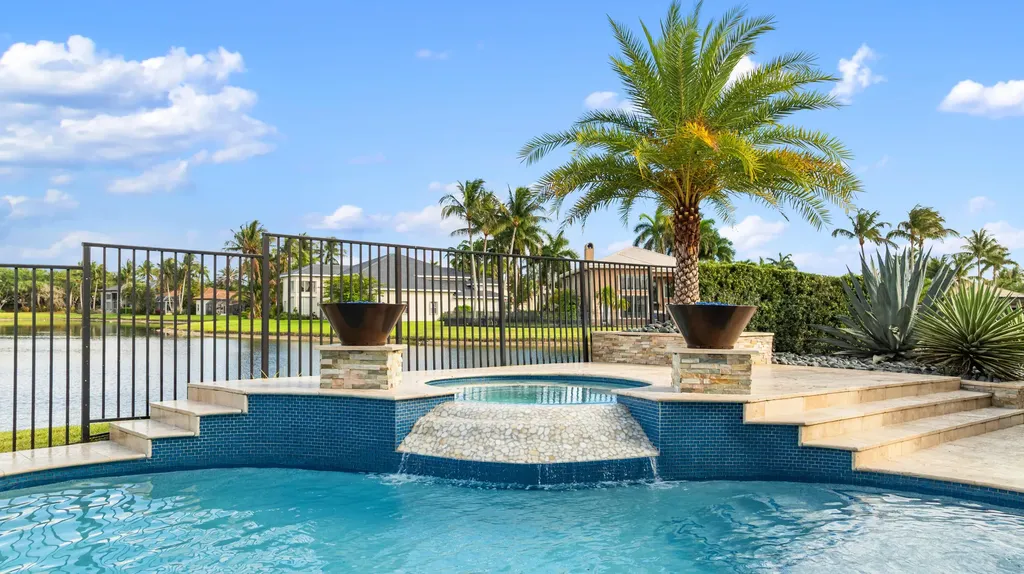 19132 Streamside Court Boca Raton FL 33498
