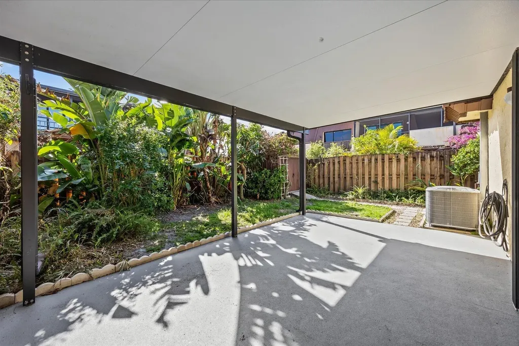 3548 Gardens East Drive Palm Beach Gardens FL 33410