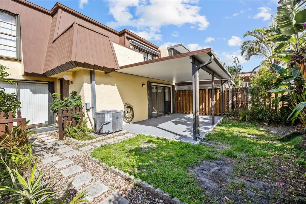3548 Gardens East Drive Palm Beach Gardens FL 33410