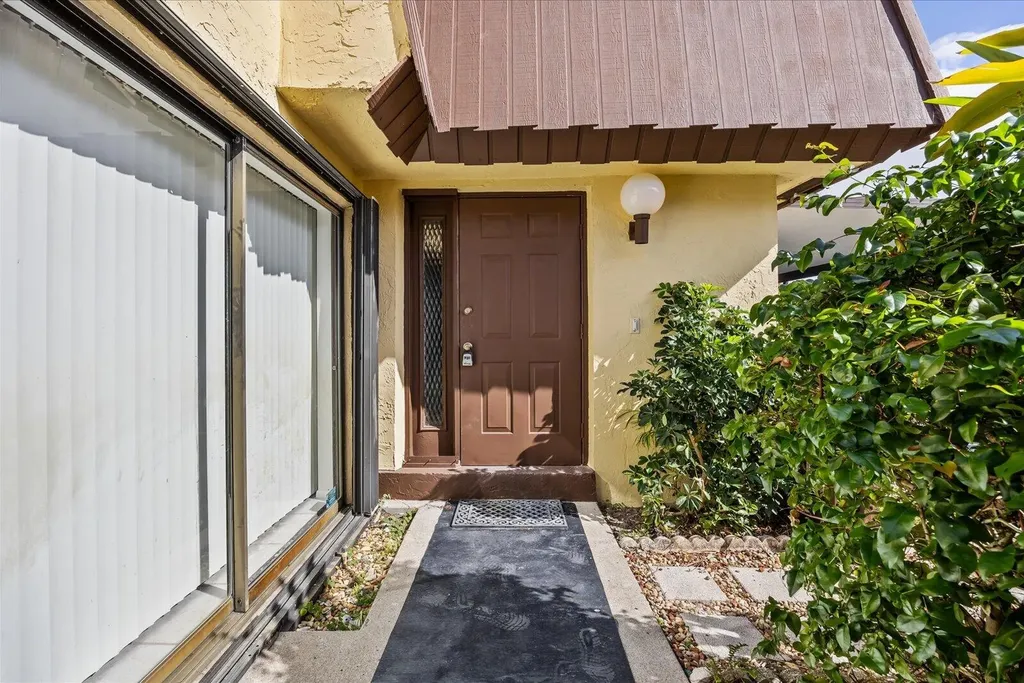 3548 Gardens East Drive Palm Beach Gardens FL 33410