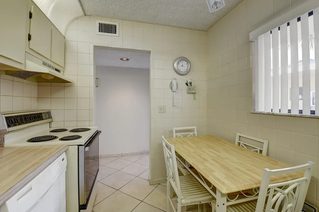 5370 Las Verdes Circle Delray Beach FL 33484