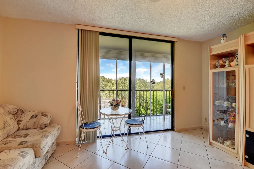 5370 Las Verdes Circle Delray Beach FL 33484