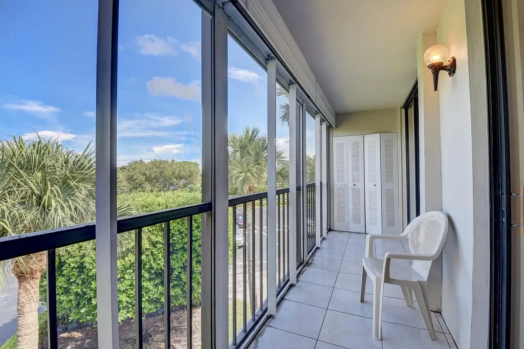 5370 Las Verdes Circle Delray Beach FL 33484