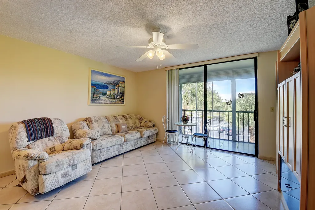 5370 Las Verdes Circle Delray Beach FL 33484