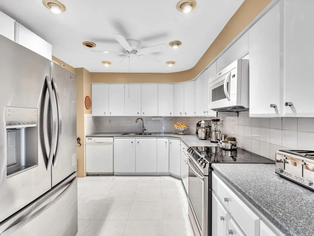 3300 NE 36th Street Fort Lauderdale FL 33308