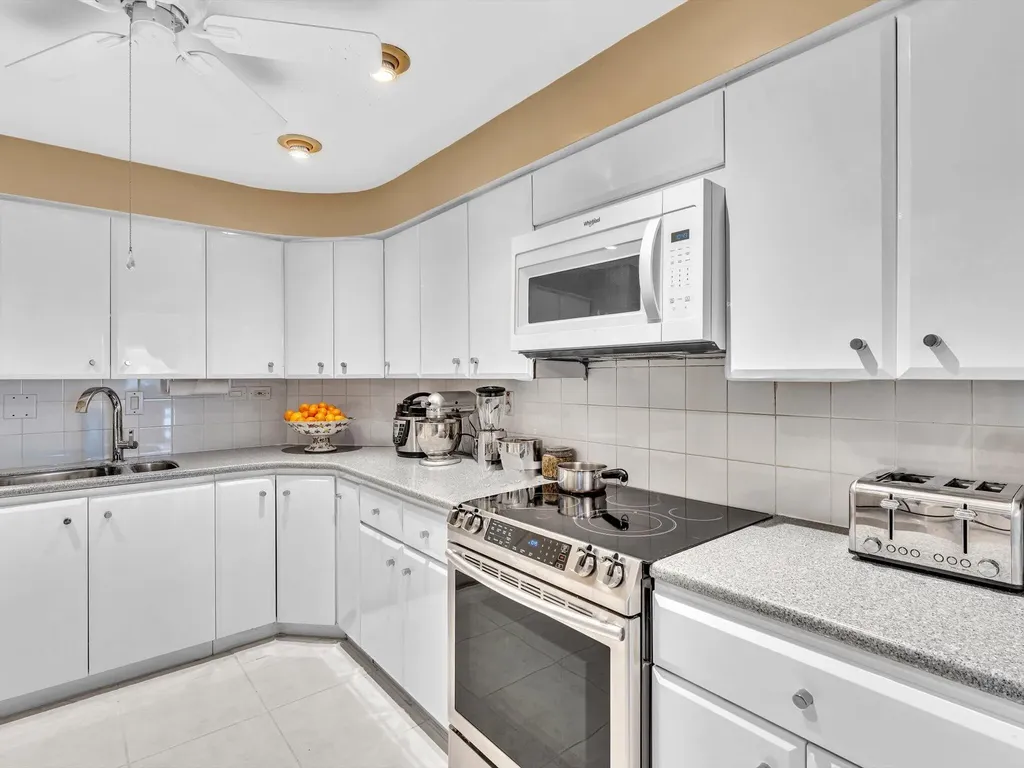 3300 NE 36th Street Fort Lauderdale FL 33308