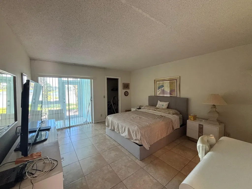 105 E Wellington West Palm Beach FL 33417