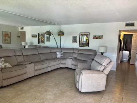 105 E Wellington West Palm Beach FL 33417