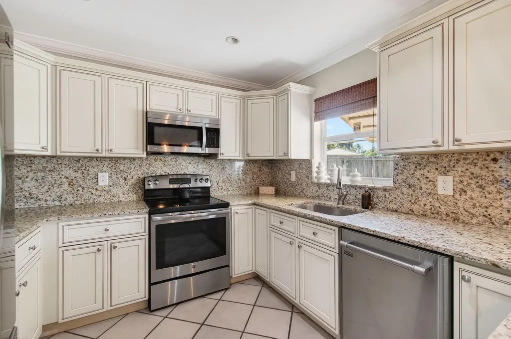 301 SE 8th Avenue Deerfield Beach FL 33441