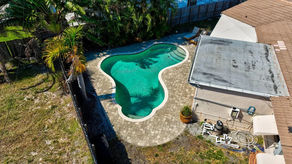301 SE 8th Avenue Deerfield Beach FL 33441
