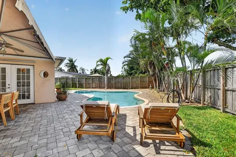 301 SE 8th Avenue Deerfield Beach FL 33441