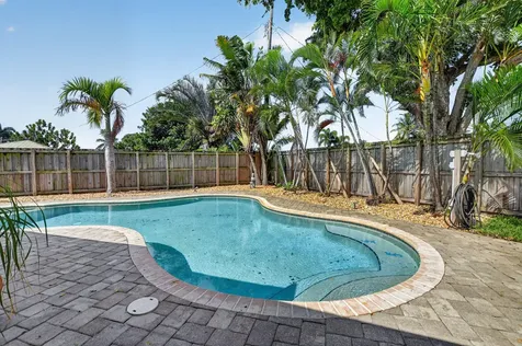 301 SE 8th Avenue Deerfield Beach FL 33441