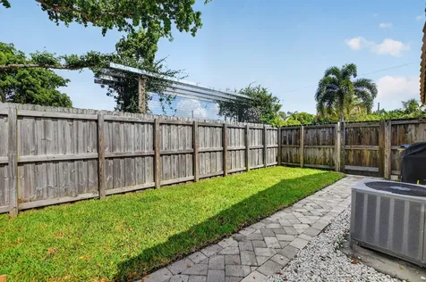 301 SE 8th Avenue Deerfield Beach FL 33441