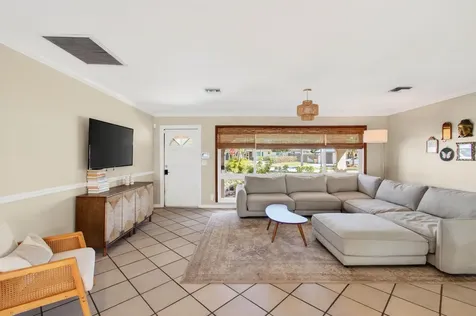 301 SE 8th Avenue Deerfield Beach FL 33441