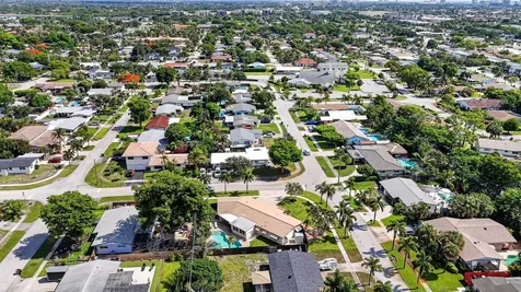 301 SE 8th Avenue Deerfield Beach FL 33441