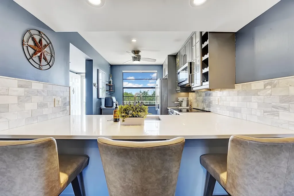 6097 Balboa Circle Boca Raton FL 33433