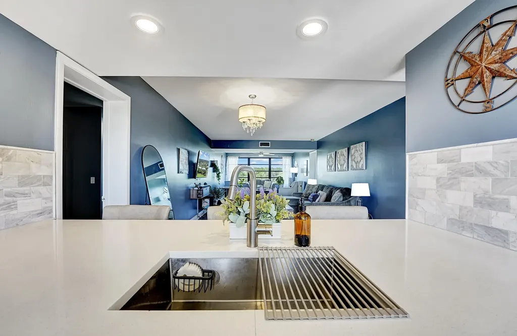 6097 Balboa Circle Boca Raton FL 33433