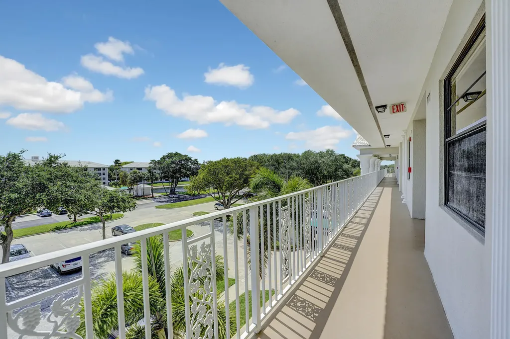 6097 Balboa Circle Boca Raton FL 33433