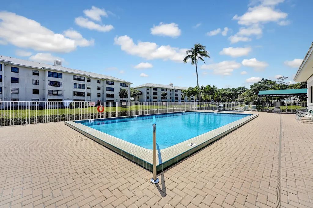 6097 Balboa Circle Boca Raton FL 33433