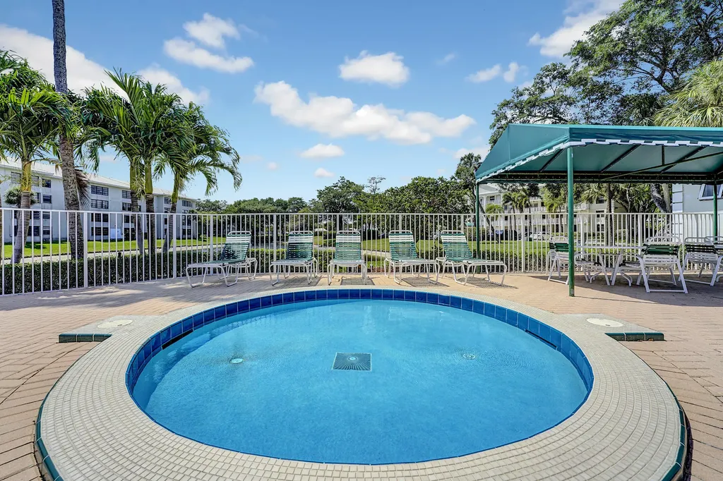 6097 Balboa Circle Boca Raton FL 33433