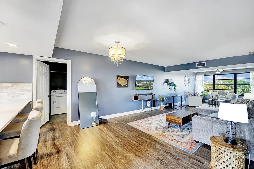 6097 Balboa Circle Boca Raton FL 33433