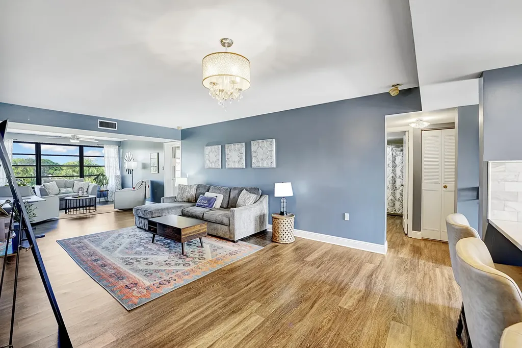 6097 Balboa Circle Boca Raton FL 33433