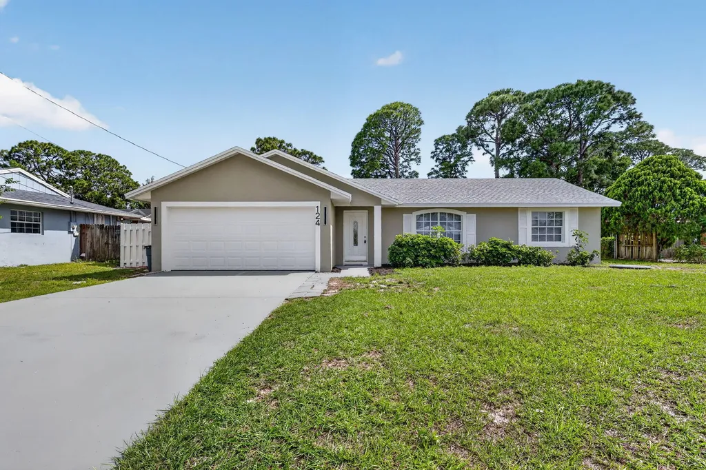 124 SE Eyerly Avenue Port St Lucie FL 34983