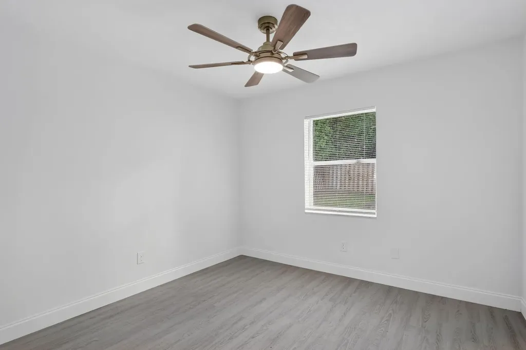 124 SE Eyerly Avenue Port St Lucie FL 34983