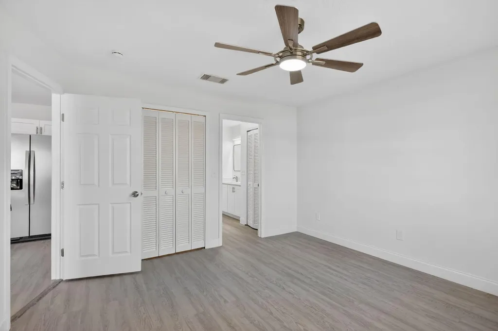 124 SE Eyerly Avenue Port St Lucie FL 34983