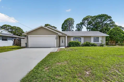 124 SE Eyerly Avenue Port St Lucie FL 34983