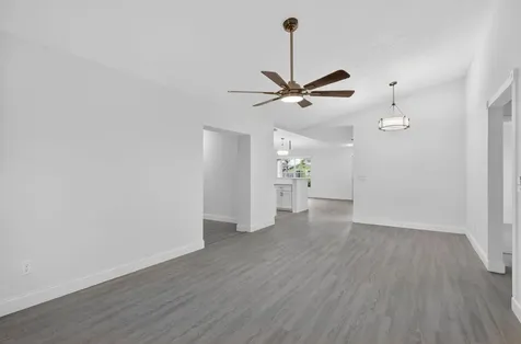 124 SE Eyerly Avenue Port St Lucie FL 34983