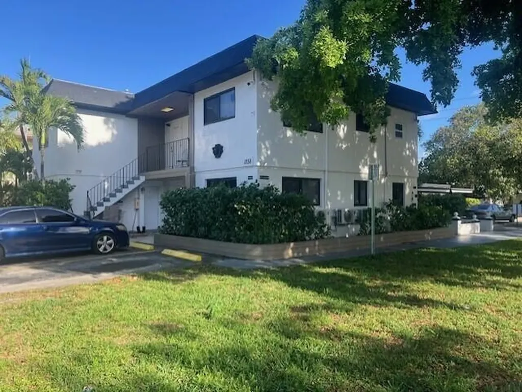 1858 Dewey Street Hollywood FL 33020