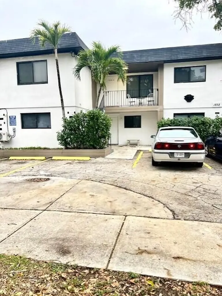 1858 Dewey Street Hollywood FL 33020