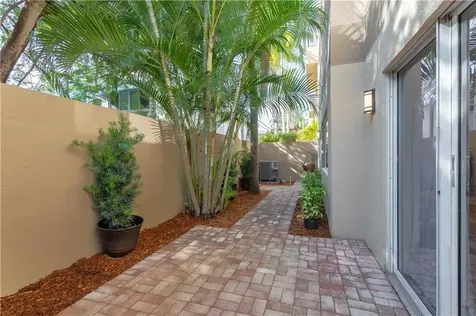 101 SE 15th Avenue Fort Lauderdale FL 33301