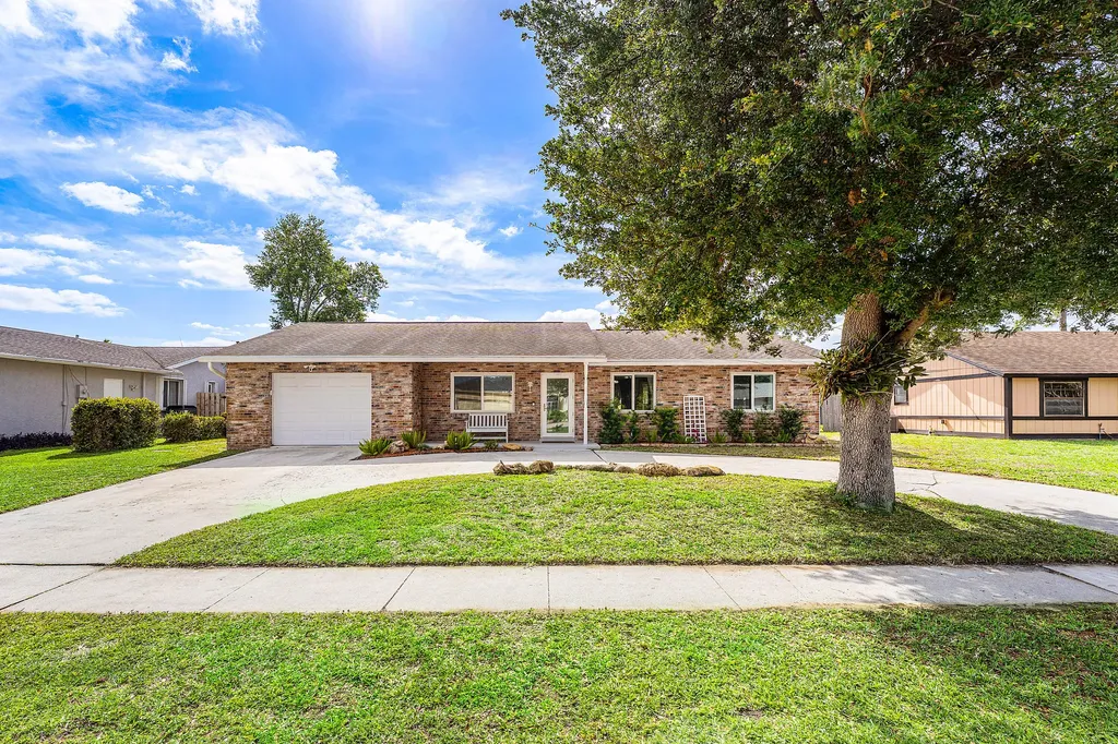 144 Cordoba Circle Royal Palm Beach FL 33411